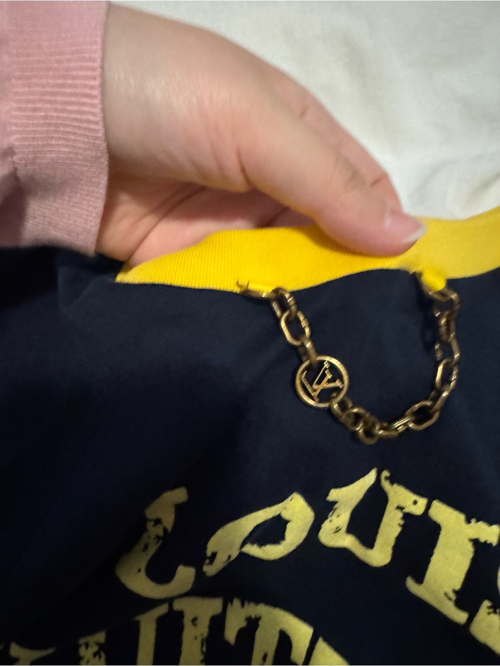 Authentic Louis Vuitton Black Tee with Yellow Logo - Picture 11 of 11